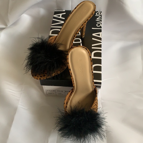 Wild Diva Lounge Cheetah Pump - Picture 6 of 8